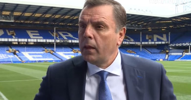 Graeme Sharp ends Goodison Park exile