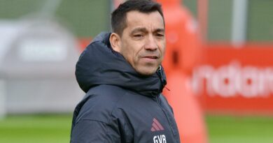 Liverpool coach in line for former club return