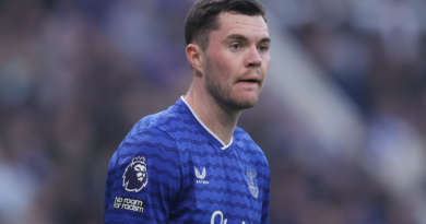 Moyes hails ‘valuable’ Everton player renewal