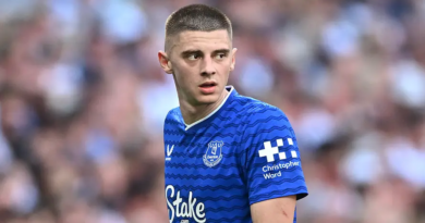 Vitalii Mykolenko sets ‘realistic’ Everton target