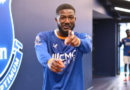 Maitland-Niles seeks Moyes talks on role