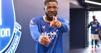 Everton new boy in running for PL award