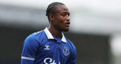 Everton forward avoids ban for betting breach